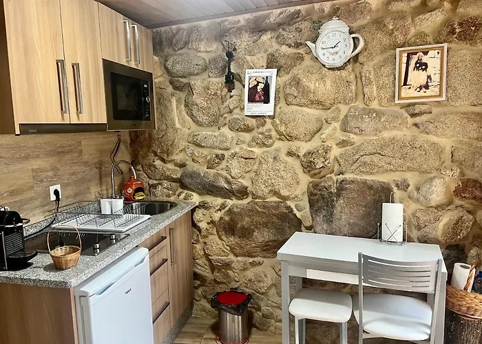 펜션 Casinhas Da Capela Tourem